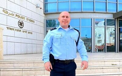 Le commandant de police Yitzhak Buzukashvili. (Crédit : Police israélienne)