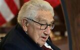L'ancien secrétaire d'Etat américain Henry Kissinger à Washington, DC, le 2 décembre 2022. (Crédit : ROBERTO SCHMIDT / AFP)