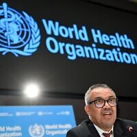 Illustration : Le directeur de l'Organisation mondiale de la santé (OMS), Tedros Adhanom Ghebreyesus, lors d'une conférence de presse à l'occasion du 75e anniversaire de l'Organisation mondiale de la santé, à Genève, le 6 avril 2023. (Crédit : Fabrice Coffrini/AFP)