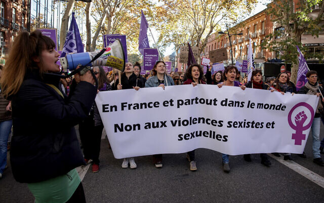 La marche contre les violences faites aux femmes, à Toulouse, le 25 novembre 2023. (Crédit : Valentine CHAPUIS / AFP)