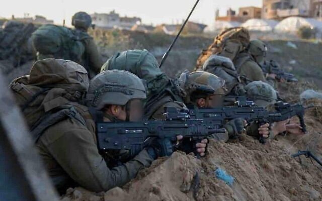 Les soldats opérant dans la bande de Gaza, une photo diffusée le 4 novembre 2023. (Crédit : Tsahal)