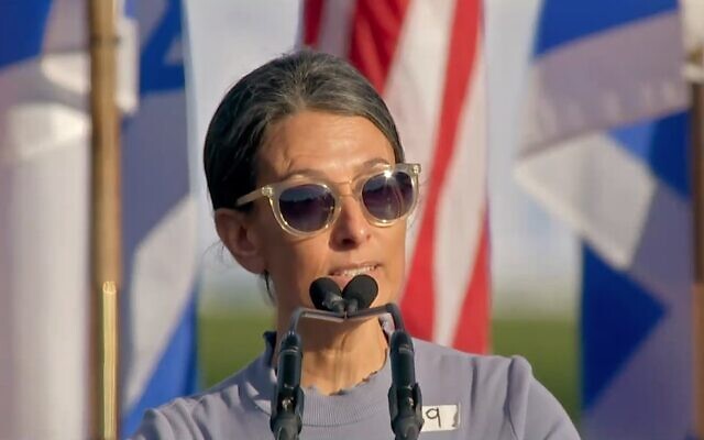 Rachel Goldberg s'adressant à un rassemblement pro-Israël, à Washington, le 14 novembre 2023. (Crédit : Capture d'écran YouTube)