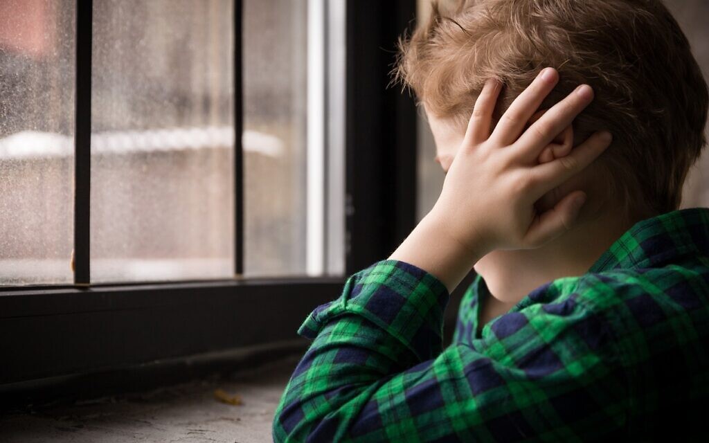 Un enfant souffrant de stress. Illustration (Crédit: goodmoments, iStock at Getty Images)