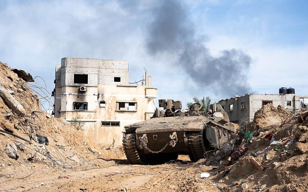 Des troupes de Tsahal opérant dans la bande de Gaza sur une photo publiée le 25 décembre 2023. (Crédit : armée israélienne)