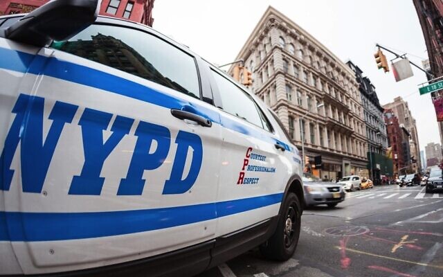 Une voiture de police de la ville de New York. (Crédit : Tim Drivas/Getty via JTA)