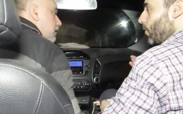 Le commandant du Hamas Muhammed Sinwar à bord d'une voiture circulant dans un tunnel sous la bande de Gaza, sur une capture d'écran d'une vidéo non datée publiée par l’armée israélienne le 17 décembre 2023. (Crédit : Capture d'écran X ; utilisée conformément à l'article 27a de la loi sur le droit d'auteur)