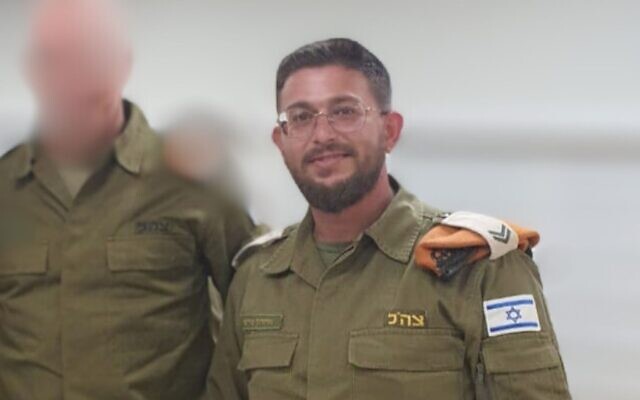 Le sergent-major Aharon Farash (Autorisation)