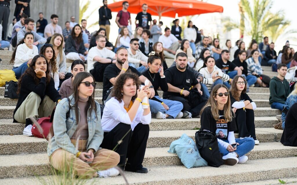  Des étudiants à l'Université Ben Gurion du Néguev, le 31 décembre 2023. (Crédit : Université Ben Gurion du Néguev/Dani Machlis) 