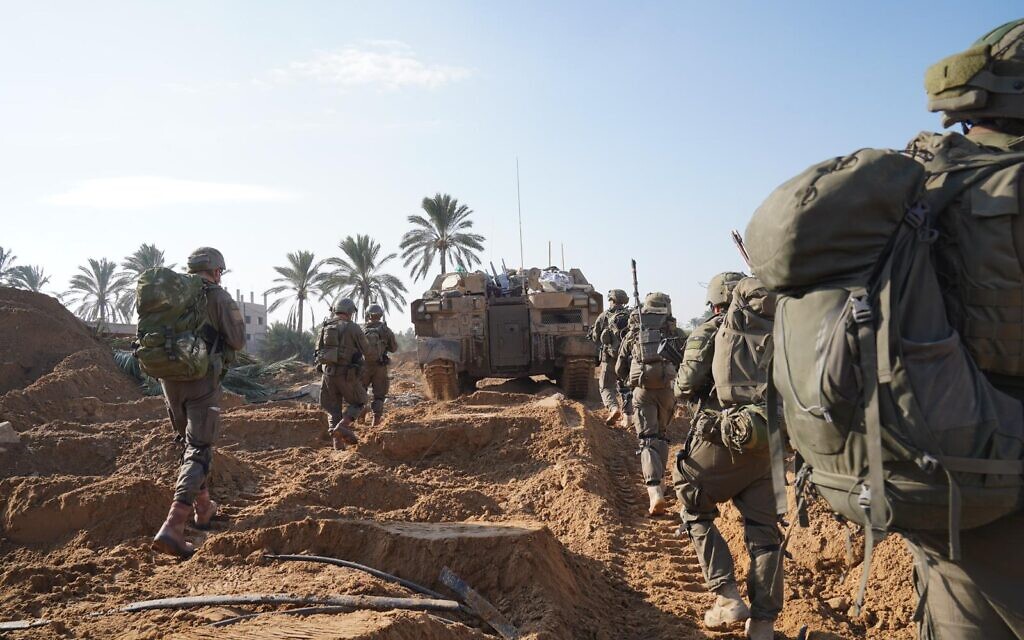 Les troupes israéliennes dans la bande de Gaza, sur une photo non-datée diffusée le 11 décembre. (Crédit : Armée israélienne)