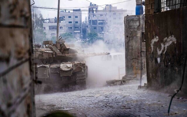 Des troupes de l'armée israélienne opérant dans la bande de Gaza, sur une photo publiée le 10 décembre 2023. (Crédit : Armée israélienne)
