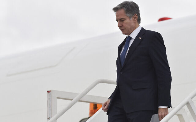 Le secrétaire d'État américain Antony Blinken arrivant à Zumpango, au Mexique, le 27 décembre 2023. (Crédit : Rodrigo Oropeza/AFP)