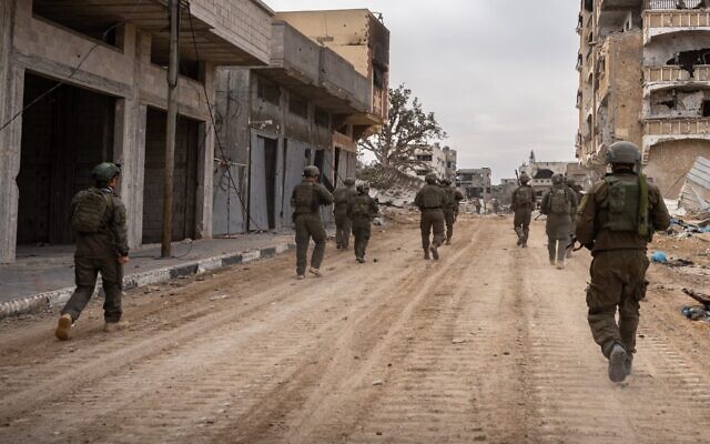 Des troupes de Tsahal en opération dans la bande de Gaza dans une image autorisée à la publication le 25 janvier 2024. (Crédit : Tsahal)