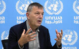 Le chef de l'Office de secours et de travaux des Nations unies pour les réfugiés palestiniens au Proche-Orient (UNRWA), Philippe Lazzarini, s'exprimant lors d'un entretien avec l'Associated Press, au siège de l'UNRWA, à Beyrouth, le 6 décembre 2023. (Crédit : Bilal Hussein/AP)