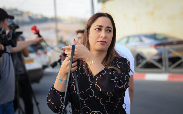La ministre du Likud May Golan arrive à une réunion de la coalition avant Rosh Hashana dans un restaurant de Jérusalem, le 13 septembre 2023. (Crédit :  Noam Revkin Fenton/FLASH90)