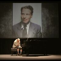 Roger Peltzman dans ‘Dedication.’ (Autorisation)