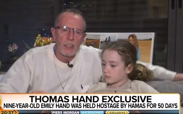 Thomas Hand, à gauche, et sa fille Emily répondent aux questions de Piers Morgan, le 15 janvier 2024. (Capture d'écran)