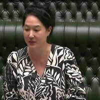 La députée de Nouvelle-Galles du Sud Jenny Leong, du Parti des Verts, s'exprimant au Parlement, janvier 2024. (Crédit : Screen capture/YouTube ; Utilisé conformément à la clause 27a de la loi sur le droit d'auteur)