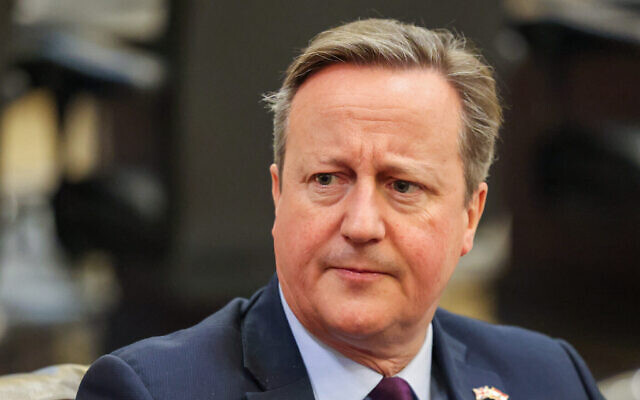 Le ministre britannique des Affaires étrangères David Cameron au Palais du gouvernement, à Beyrouth, le 1er février 2024. (Crédit : Joseph Eid/AFP/Dossier)