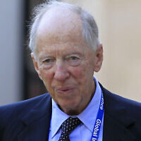 Lord Jacob Rothschild arrive à une réception, organisée par le Prince Charles, à Clarence House à Londres le jeudi 26 juillet 2012. (Crédit : AP Photo/Sang Tan)