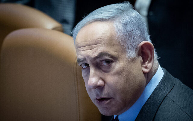 Le Premier ministre israélien Benjamin Netanyahu lors d'une séance plénière de la Knesset, le 19 février 2024. (Crédit :Yonatan Sindel/Flash90)