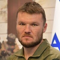Alexei Shmakalov, tué en combattant des terroristes du Hamas au poste de police de Sderot le 7 octobre 2023. (Crédit : Police israélienne)