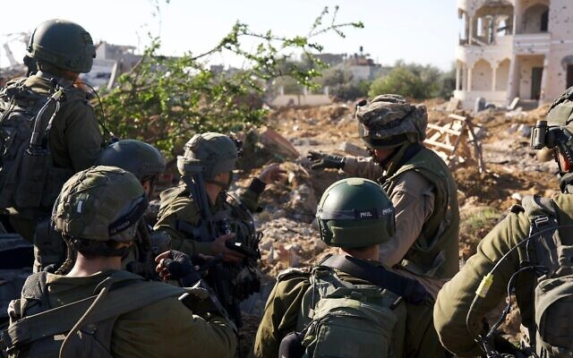Les troupes en opération dans la bande de Gaza sur une photo non-datée diffusée par l'armée le 24 février 2024. (Crédit : Armée israélienne)