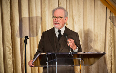Steven Spielberg lors d'une cérémonie à l'Université sud-Californie à Los Angeles, le 25 mars 2024. (Crédit : USC/Sean Dube)