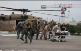 Des soldats du RAM 2 du Corps Médical de l'armée israélienne au travail, à l'hôpital Beilinson, à Petah Tikva pendant la guerre Israël-Gaza de 2023-2024, sur une photo non datée. (Crédit : Armée israélienne)
