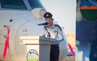 La lieutenant-colonel "Gimmel", la prochaine commandante de la base aérienne d'Ovda, sur une photo non datée publiée le 4 mars 2024. (Crédit : Armée israélienne)
