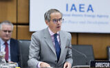 Rafael Grossi, le directeur-général de l'Agence internationale de l'énergie atomique (AIEA) lors d'un conseil d'administration de cette dernière à Vienne, en Autriche, le 11 avril 2024. (Crédit : Joe Klamar/AFP)