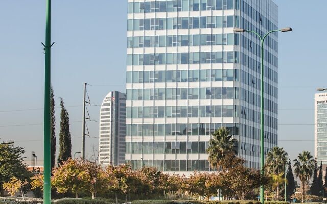 Le siège de la société israélienne de cybersécurité CyberArk et son centre de recherche et développement à Petah Tikva. (Crédit : Autorisation)