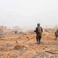Des soldats de la Brigade Nahal en opération à Rafah, dans le sud de Gaza, sur une photo publiée le 28 mai 2024. (Crédit : Armée israélienne)