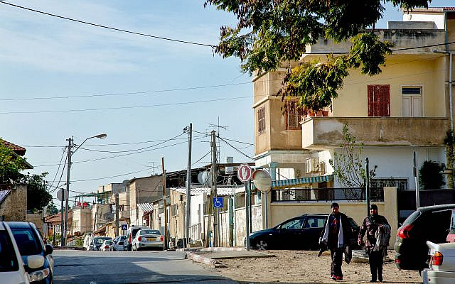 Une rue de la ville de Ramle, 22 janvier 2016. Photo de Moshe Shai / FLASH90 Une rue de la ville de Ramle, 22 janvier 2016. Photo de Moshe Shai / FLASH90