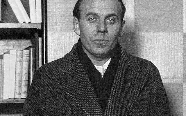 Louis-Ferdinand Céline (1886-1958), écrivain français en 1932, année où il obtint le prix Renaudot pour son roman Le Voyage au bout de la nuit. Domaine public Louis-Ferdinand Céline (1886-1958), écrivain français en 1932, année où il obtint le prix Renaudot pour son roman Le Voyage au bout de la nuit. Domaine public