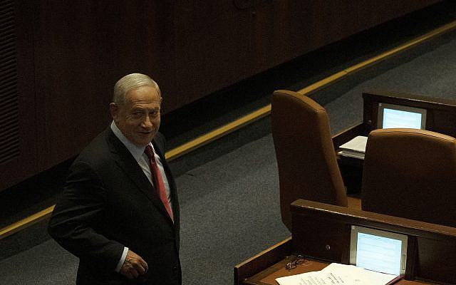L'ancien Premier ministre israélien Benjamin Netanyahu assistant à l'ouverture de la session d'été de la Knesset, le parlement israélien, à Jérusalem, le lundi 9 mai 2022. (AP Photo/Maya Alleruzzo)