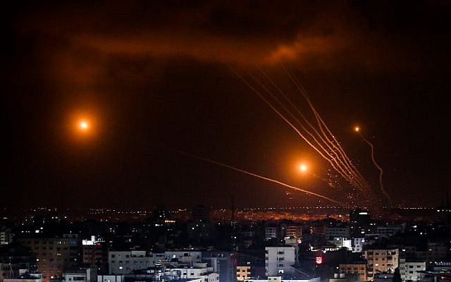 Roquettes tirées par le Jihad islamique vers Israël depuis la bande de Gaza, le 6 août 2022. Photo par Attia Muhammed/Flash90