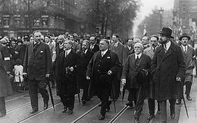 Les dirigeants de l'Action française lors de la fête de Jeanne d'Arc, le 8 mai 1927.  (CC.BY.4.0 Wikipedia)