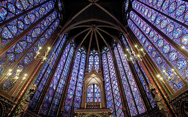 Intérieur de la Sainte-Chapelle
( CC BY 4.0 Wikipedia)