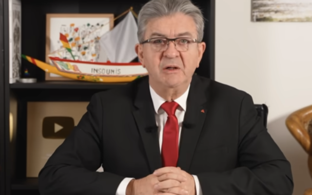 Le chef de La France Insoumise Jean-Luc Mélenchon, s'exprimant sur sa chaîne YouTube, le 12 novembre 2024. (Crédit : Capture d'écran/YouTube ; utilisée conformément à l'article 27a de la loi sur le droit d'auteur)