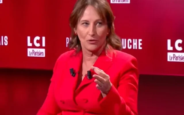 Ségolène Royal lors de la soirée du premier débat des Primaires de la gauche sur LCI, le 23 septembre 206. (Crédit : Capture d'écran/YouTube)