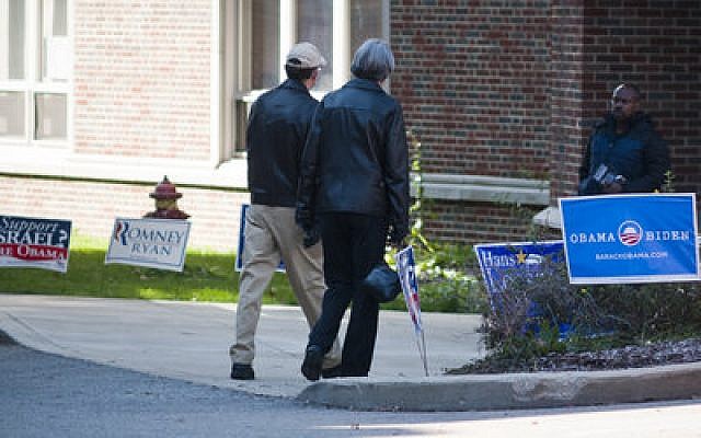 Voters head to the polls in Squirrel Hill Tuesday (Chronicle photo by Ohad Cadji)