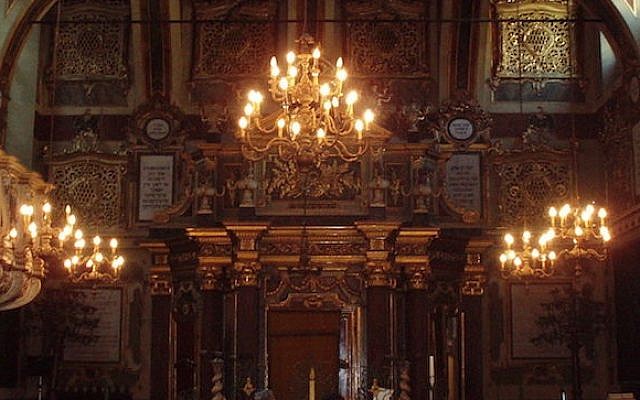 An inside view of the synagogue in Casale Monferrato, Italy, which dates to the 16th century. (Photo courtesy of Wikimedia Commons)