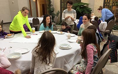 Parents, students and teachers have the opportunity to learn together at grade level breakfasts. (Photo courtesy of the Joint Jewish Education Program)