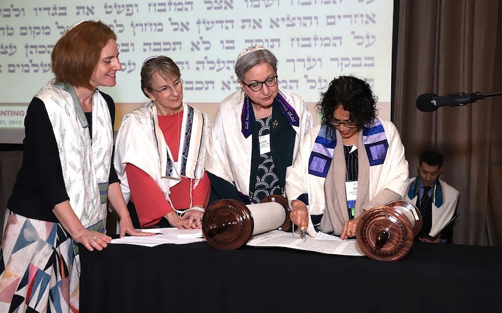 The holiday of Shavuot celebrates the Jews receiving the Torah. Pictured is a Torah reading at the Central Conference of American Rabbis’ annual convention in Irvine, California, held March 19-21, 2018. CCAR is the rabbinic arm of the Reform movement. (Photo courtesy of CCAR)