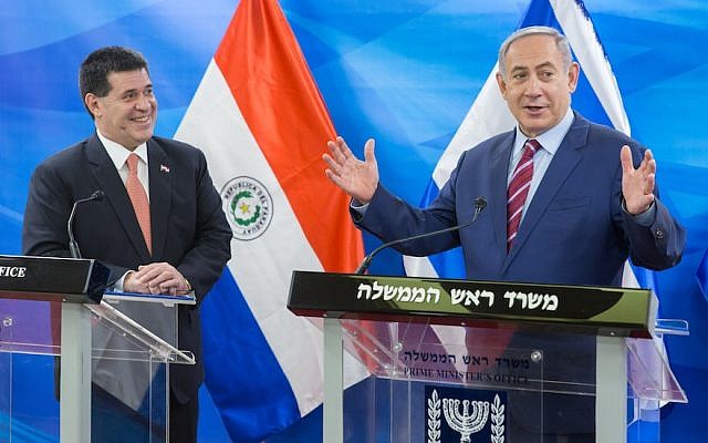 Paraguay President Horacio Manuel Cartes Jara, left, meeting with Israeli Prime Minister in Jerusalem, July 19, 2016. (Photo by Emil Salman/Pool/Flash90)