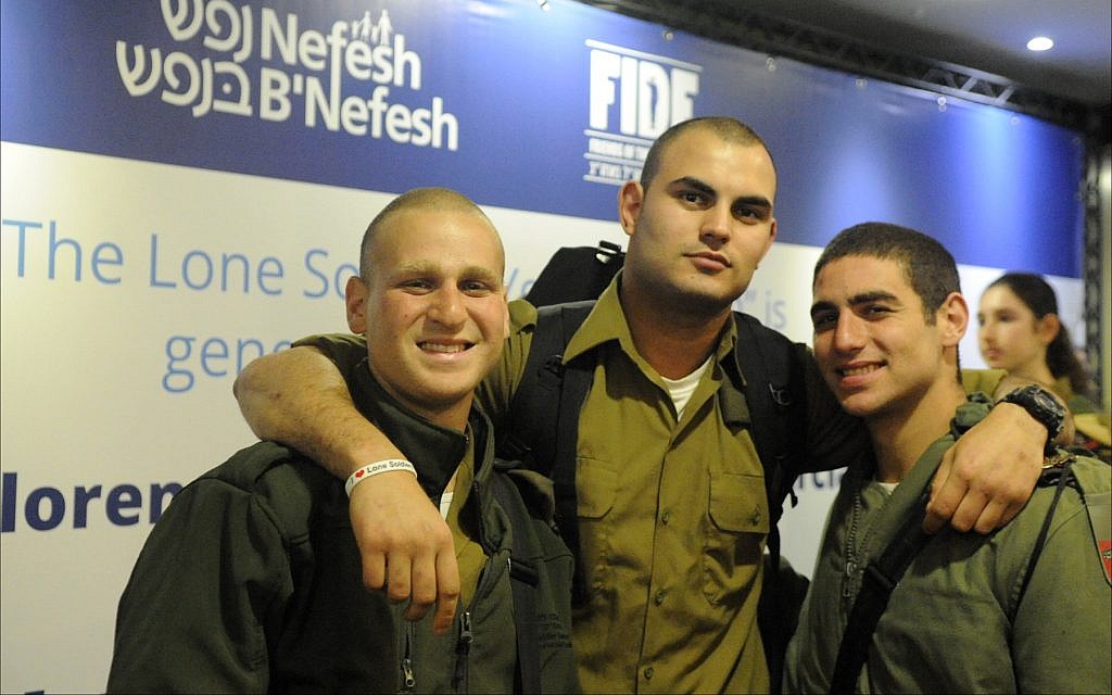 The errands day for lone soldiers is organized by Nefesh B’Nefesh and Friends of the Israel Defense Forces so that Israeli soldiers from abroad can take care of many bureaucratic chores in a single day. (Photo by Larry Luxner)