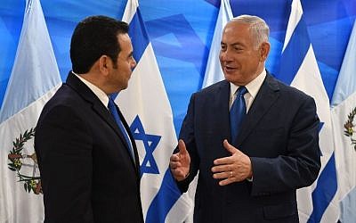 Guatemalan President Jimmy Morales, left, meets at the Prime Minister’s Office in Jerusalem with Benjamin Netanyahu on May 16, 2018, after the dedication of his country’s embassy in the city. (Photo by Mark Neiman/GPO)