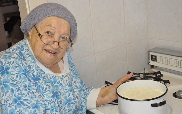 Malka Markovic, who died at age 94 on May 9, was known for her career in catering and  fulltime mikvah attending. (Photo by Adam Reinherz)