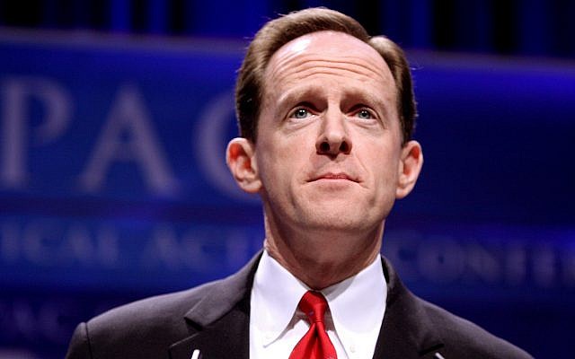 Sen. Pat Toomey (R-Pa.) speaking in Washington, D.C. in 2011. (Photo from Wikimedia Commons)