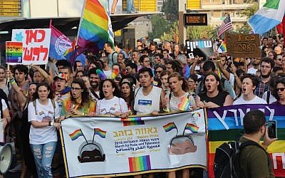 Tens of thousands march through the streets of Jerusalem in the annual Pride Parade, Aug. 2, 2018. (Photo by Adi Eddy/Courtesy of Jerusalem Open House for Pride and Tolerance)